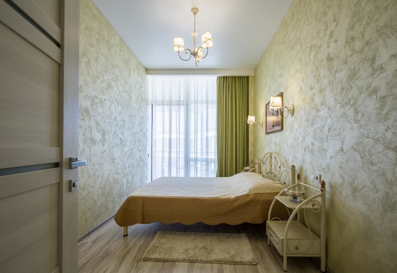Апартаменты Gold Bugaz Apartment near the sea Каролино-Бугаз