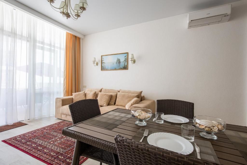 Апартаменты Gold Bugaz Apartment near the sea Каролино-Бугаз