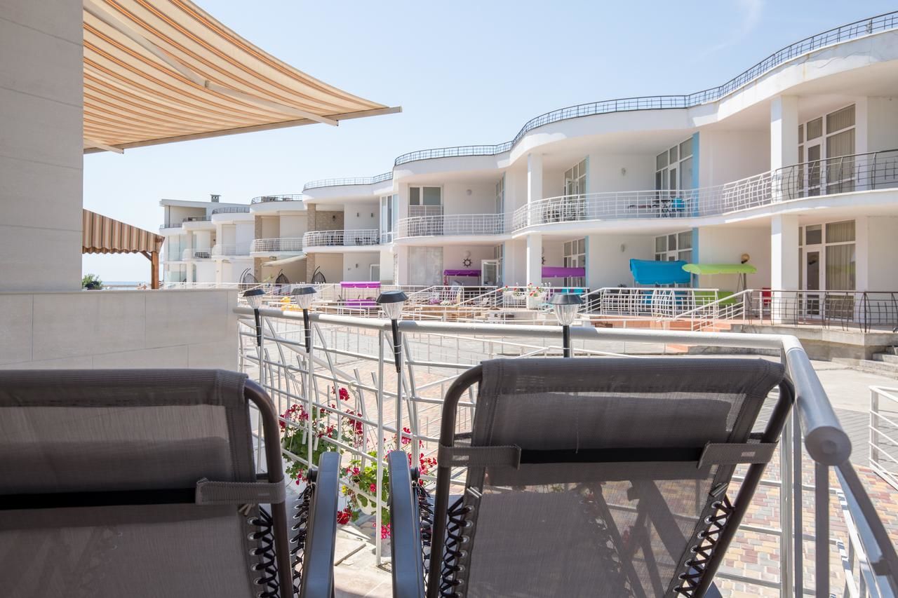 Апартаменты Gold Bugaz Apartment near the sea Каролино-Бугаз