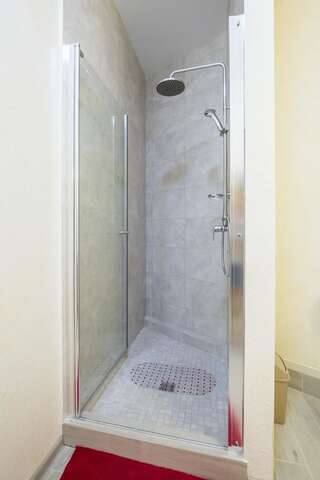 Апартаменты Gold Bugaz Apartment near the sea Каролино-Бугаз Апартаменты-32