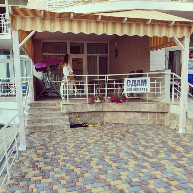 Апартаменты Gold Bugaz Apartment near the sea Каролино-Бугаз-9